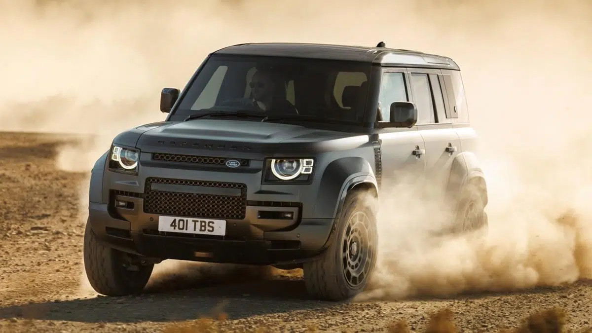 Vista frontal del Defender Octa 2025