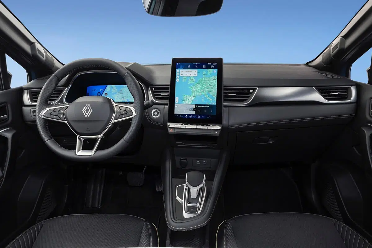 Tablero del Renault Symbioz, mostrando la pantalla táctil OpenR Link y acabados modernos.