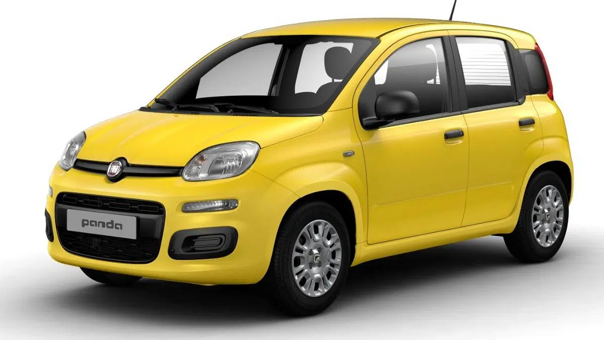 Fiat Panda Hybrid 2025 vista frontal, parrilla distintiva y diseño urbano compacto