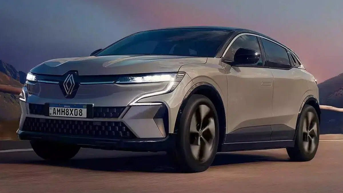 Renault Rafale 2025 face avant, calandre élargie et signature lumineuse LED distinctive