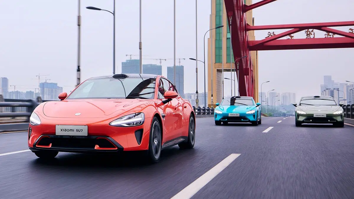 Xiaomi SU7, berlina eléctrica deportiva con diseño fluido y parrilla cerrada