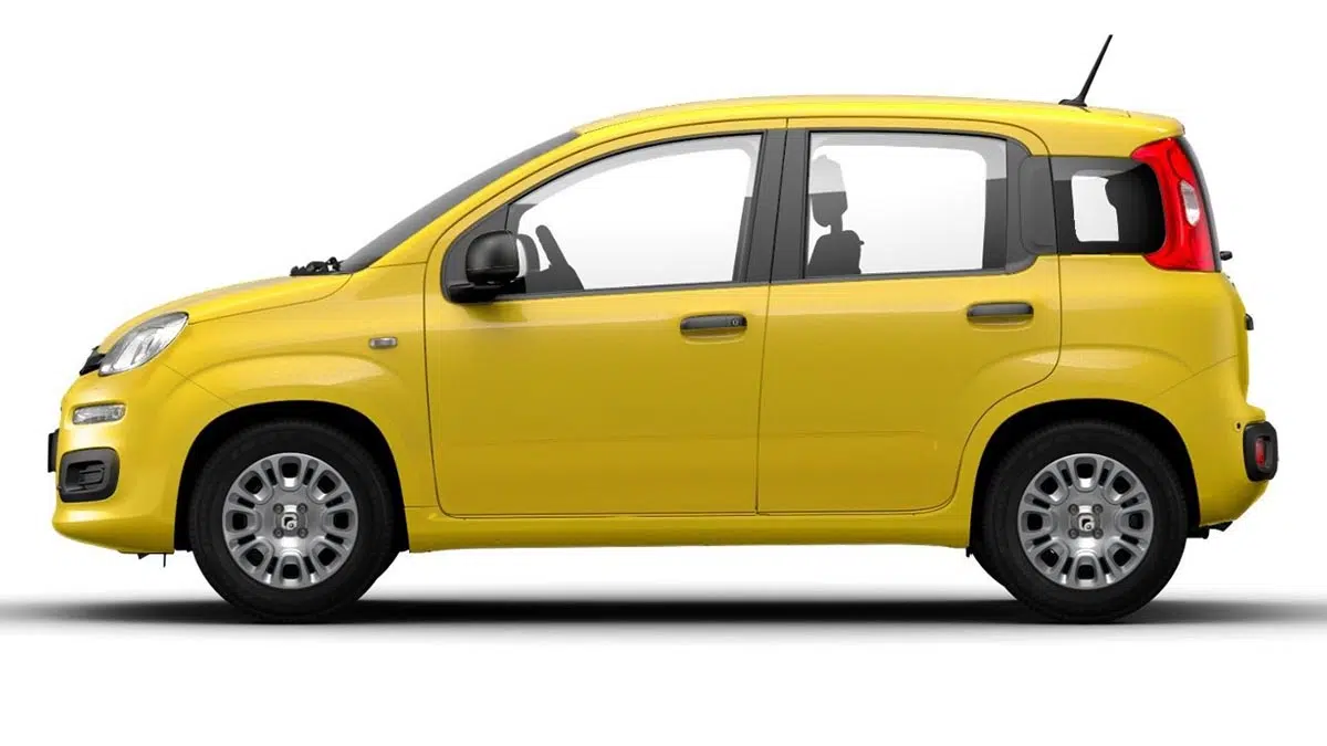 Fiat Panda Hybrid 2025 perfil, coche urbano compacto con líneas modernas y llantas específicas
