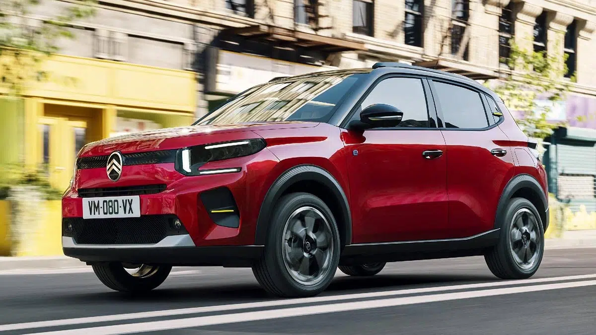 Vista lateral del Citroën C3, que ilustra su diseño inspirado en SUV con una carrocería elevada.