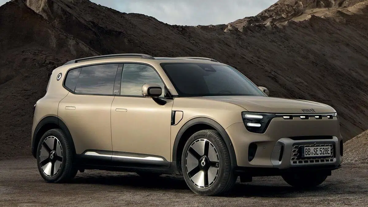 Perfil del Smart #5 con techo flotante, llantas deportivas y diseño de SUV coupé