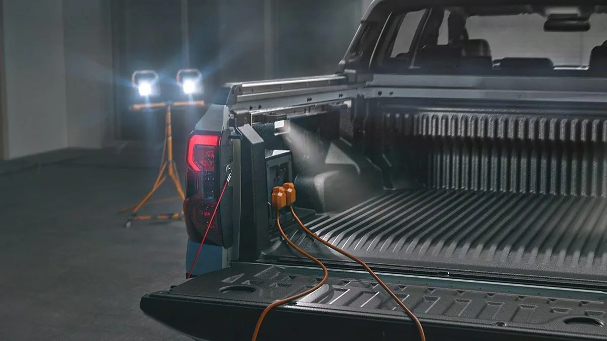 Caja del Ford Ranger PHEV 2024 ofreciendo volumen de carga y practicidad para profesionales