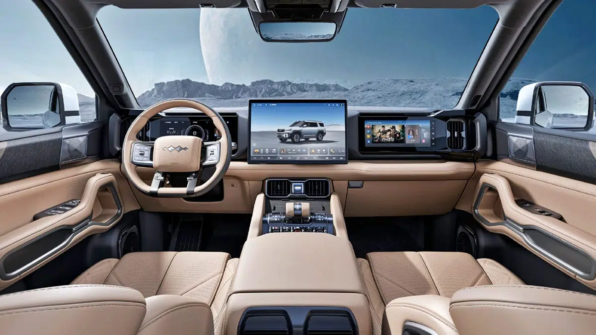 Interior delantero del Denza B5 2024, tablero digital de alta gama y volante multifuncional