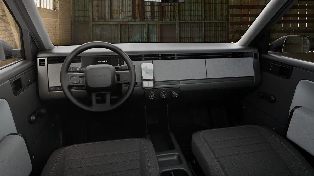 Interior del Slate 2024, tablero minimalista y digital