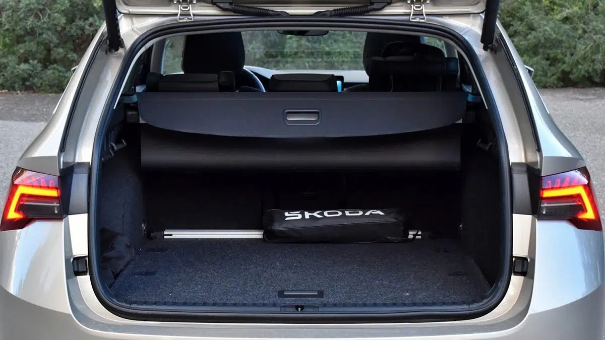 Maletero del Skoda Octavia Combi 2025 más grande que el de un SUV compacto
