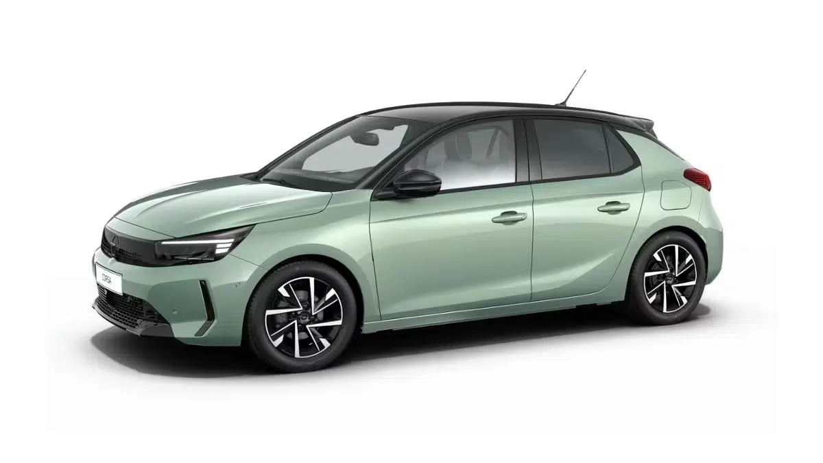 Perfil lateral del Opel Corsa 2025 con llantas de acero y silueta urbana