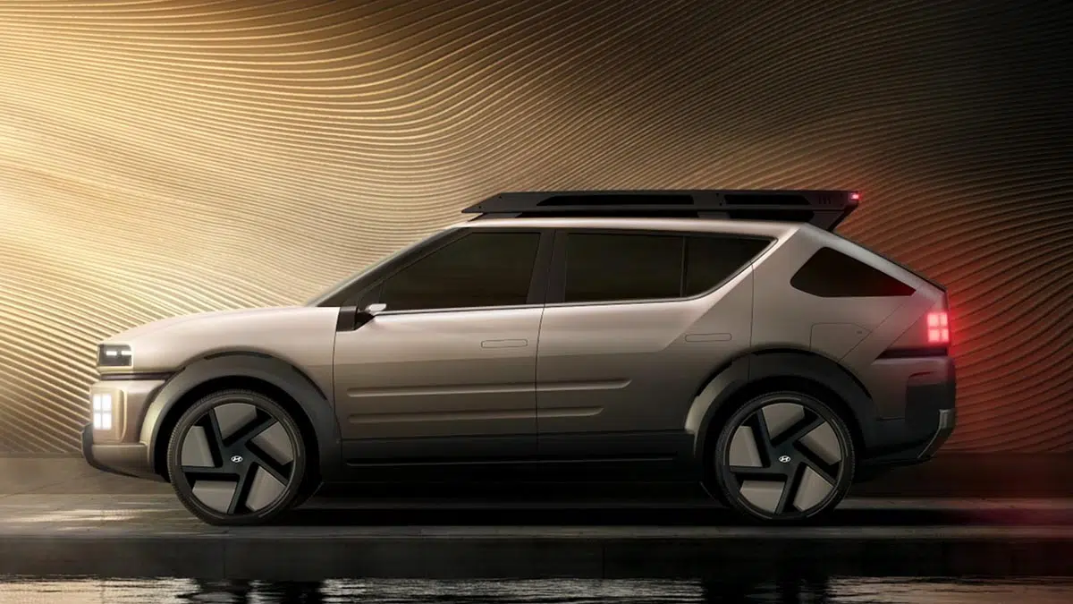 Perfil lateral del Hyundai Nexo 2025 con llantas aerodinámicas y líneas fluidas