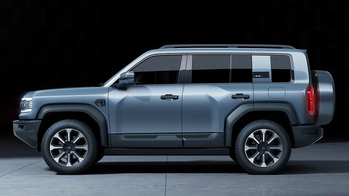 Perfil lateral del Denza B5 2024, SUV híbrido enchufable de alta gama todoterreno