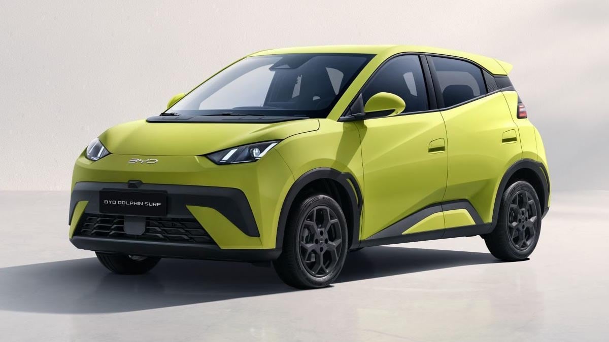 Face avant de la BYD Dolphin Surf avec signature lumineuse LED et bouclier arrondi